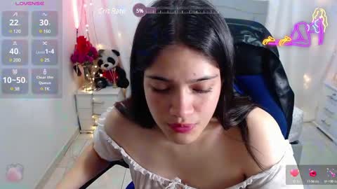 Snapshot of alison_girl22 chatting on 02/11/25, 01:20 Alison online show from 02/11/25, 01:20