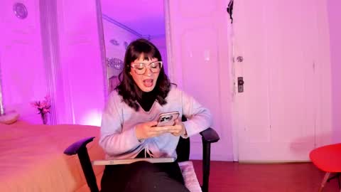 Alison Fishert online show from 10/11/25, 03:06