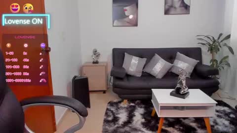 Snapshot of alisonlemoos chatting on 03/04/25, 02:32 Alisson online show from 03/04/25, 02:32