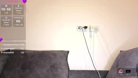 alissa_kiss_ online show from 11/13/25, 08:19