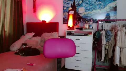 Snapshot of alissesallie_ chatting on 11/05/25, 09:15 alissesallie_ online show from 11/05/25, 09:15