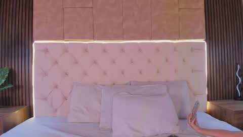 alison online show from 10/23/25, 01:21