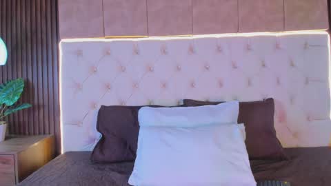 alison online show from 10/28/25, 12:09