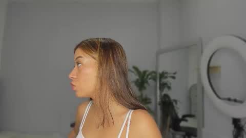 Snapshot of alix_18 chatting on 09/19/25, 11:11 alix_18 online show from 09/19/25, 11:11