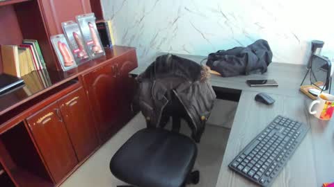 Snapshot of alixlong chatting on 01/23/25, 03:05 Alix online show from 01/23/25, 03:05