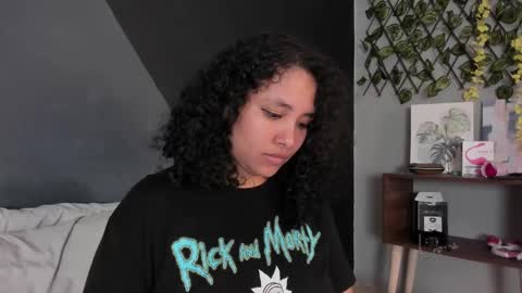Snapshot of alixon_fiore5 chatting on 12/31/24, 02:14 alixon online show from 12/31/24, 02:14