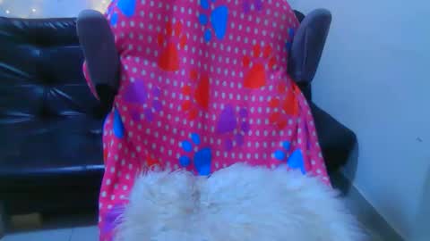 Snapshot of alixxe_ chatting on 11/04/25, 08:19 alixxe_ online show from 11/04/25, 08:19