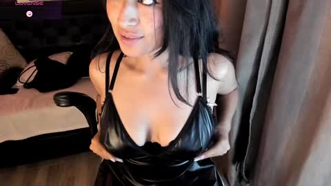 Snapshot of alizee__ chatting on 12/13/24, 05:38 Alizee online show from 12/13/24, 05:38
