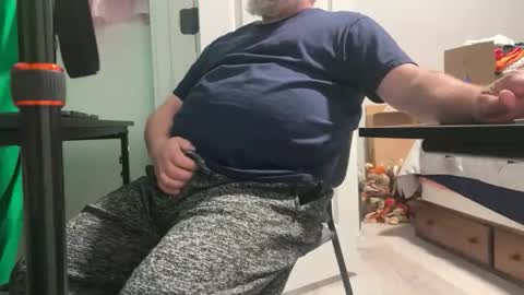 Allergictolove online show from 10/21/25, 11:49