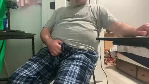 Allergictolove online show from 10/30/25, 11:27