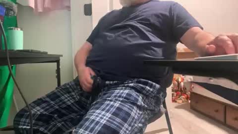 Allergictolove online show from 11/22/25, 04:06