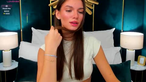 Snapshot of allexag chatting on 10/04/25, 05:27 Lexi online show from 10/04/25, 05:27