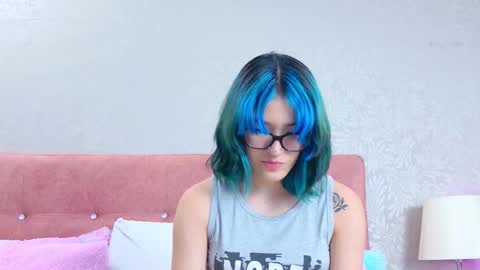 Snapshot of alliciakim chatting on 09/16/25, 07:26 Allicia online show from 09/16/25, 07:26