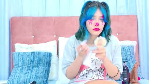 Snapshot of alliciakim chatting on 10/31/25, 07:48 Allicia online show from 10/31/25, 07:48