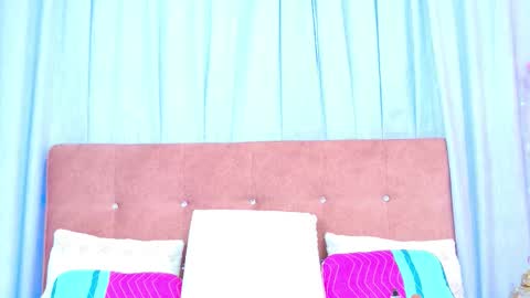 Snapshot of alliciakim chatting on 11/08/25, 07:12 Allicia online show from 11/08/25, 07:12