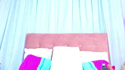 Snapshot of alliciakim chatting on 11/11/25, 07:14 Allicia online show from 11/11/25, 07:14