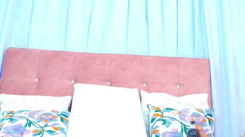 Snapshot of alliciakim chatting on 11/16/25, 07:19 Allicia online show from 11/16/25, 07:19