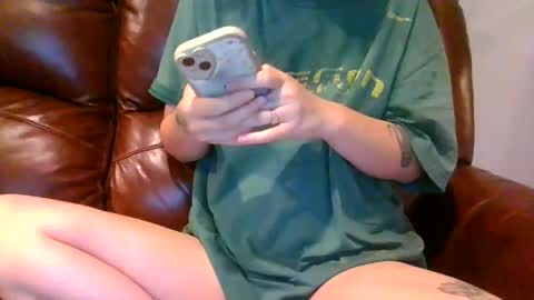 alliebearx online show from 11/07/25, 04:40