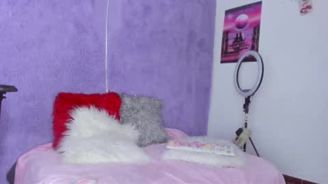 Snapshot of allis0n_ik chatting on 01/21/25, 08:41 ALLIS0N IK online show from 01/21/25, 08:41