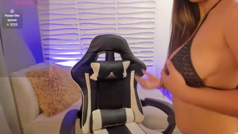 allison_owensx online show from 11/08/25, 11:21