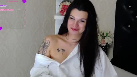 Snapshot of allisonn223 chatting on 01/11/25, 11:35 Deea online show from 01/11/25, 11:35