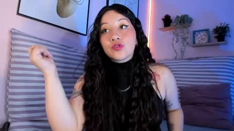 Snapshot of allissax chatting on 12/17/24, 10:43 Aleja online show from 12/17/24, 10:43