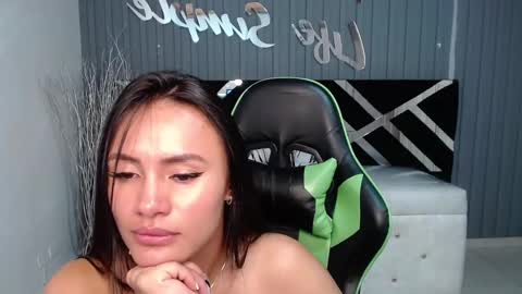 Snapshot of allisson_a chatting on 12/31/24, 06:48 Allisson online show from 12/31/24, 06:48