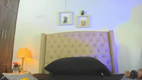 Snapshot of allisson_m chatting on 02/11/25, 12:05 allisson online show from 02/11/25, 12:05