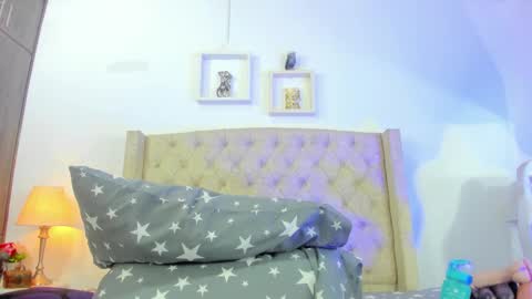 Snapshot of allisson_m chatting on 02/17/25, 12:05 allisson online show from 02/17/25, 12:05