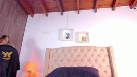 Snapshot of allisson_m chatting on 10/02/25, 12:01 allisson online show from 10/02/25, 12:01