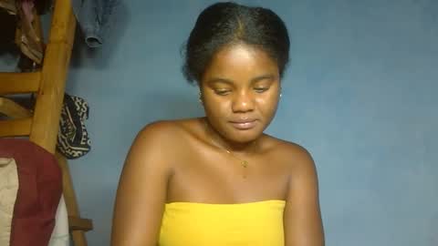 allizida01 online show from 11/17/25, 03:34