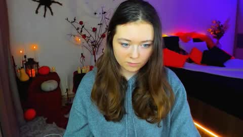 alluringeyess online show from 10/27/25, 12:09