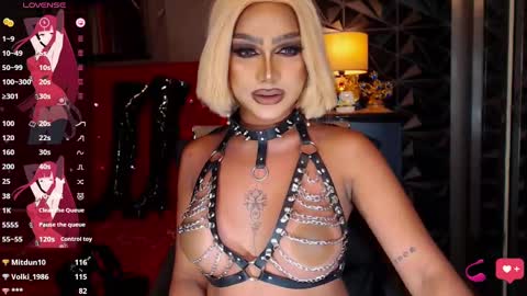 Snapshot of alluringnatalya chatting on 01/19/25, 10:39 Natalya Fox online show from 01/19/25, 10:39