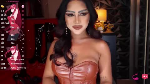 Snapshot of alluringnatalya chatting on 01/25/25, 09:04 Natalya Fox online show from 01/25/25, 09:04