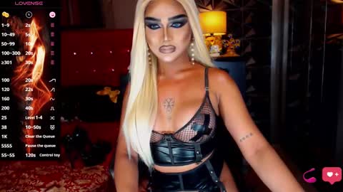 Snapshot of alluringnatalya chatting on 02/01/25, 06:00 Natalya Fox online show from 02/01/25, 06:00
