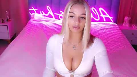 AlwaysHot online show from 11/10/25, 02:43