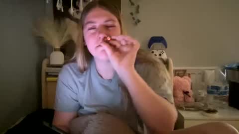 Snapshot of allyanalangel chatting on 02/11/25, 10:37 allyanalangel online show from 02/11/25, 10:37