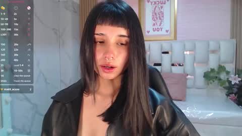 Allysa  online show from 10/23/25, 09:24