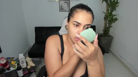 allyssann online show from 12/22/24, 01:34