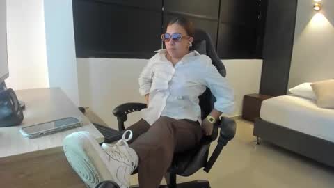 ALMA FENIX  online show from 10/10/25, 12:26