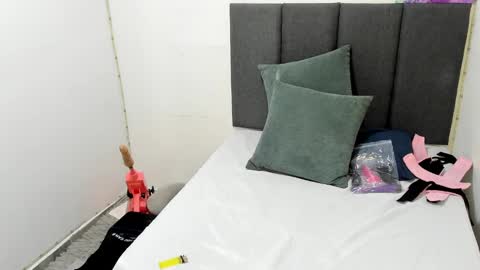 Snapshot of almaa__ chatting on 02/11/25, 08:10 Alma online show from 02/11/25, 08:10