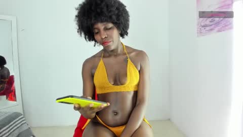 Snapshot of almasaennz chatting on 01/16/25, 07:10 online show from 01/16/25, 07:10