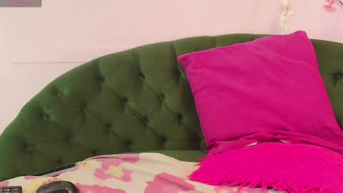 Snapshot of almendraevans chatting on 01/13/25, 02:42 ALMENDRAEVANS online show from 01/13/25, 02:42