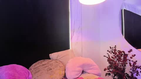 Snapshot of almendraevans chatting on 02/07/25, 03:19 ALMENDRAEVANS online show from 02/07/25, 03:19
