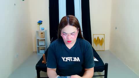 Snapshot of almirablont13 chatting on 09/29/25, 06:13 Almira online show from 09/29/25, 06:13