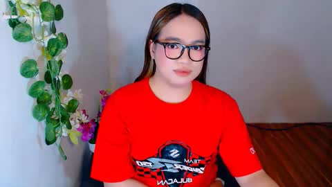 Almira online show from 11/28/25, 04:09