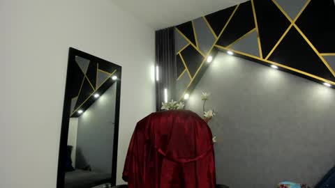 Snapshot of almma_ chatting on 01/21/25, 02:05 ALMMA online show from 01/21/25, 02:05