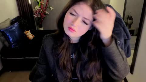 Snapshot of almma_ chatting on 09/22/25, 01:24 ALMMA online show from 09/22/25, 01:24