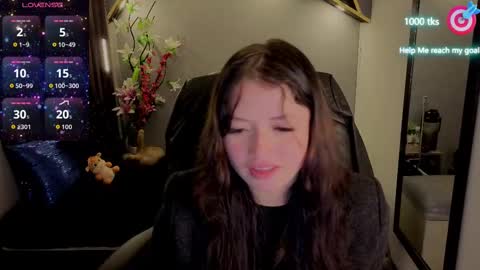 Snapshot of almma_ chatting on 09/30/25, 02:11 ALMMA online show from 09/30/25, 02:11