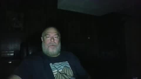 Snapshot of almostdaylight chatting on 11/05/25, 11:43 AlmostDaylight online show from 11/05/25, 11:43